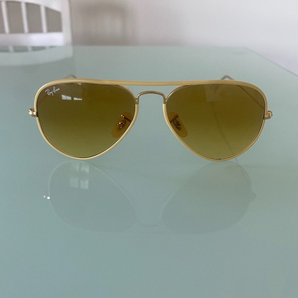 Women's RAYBAN Aviators - Pastel Yellow